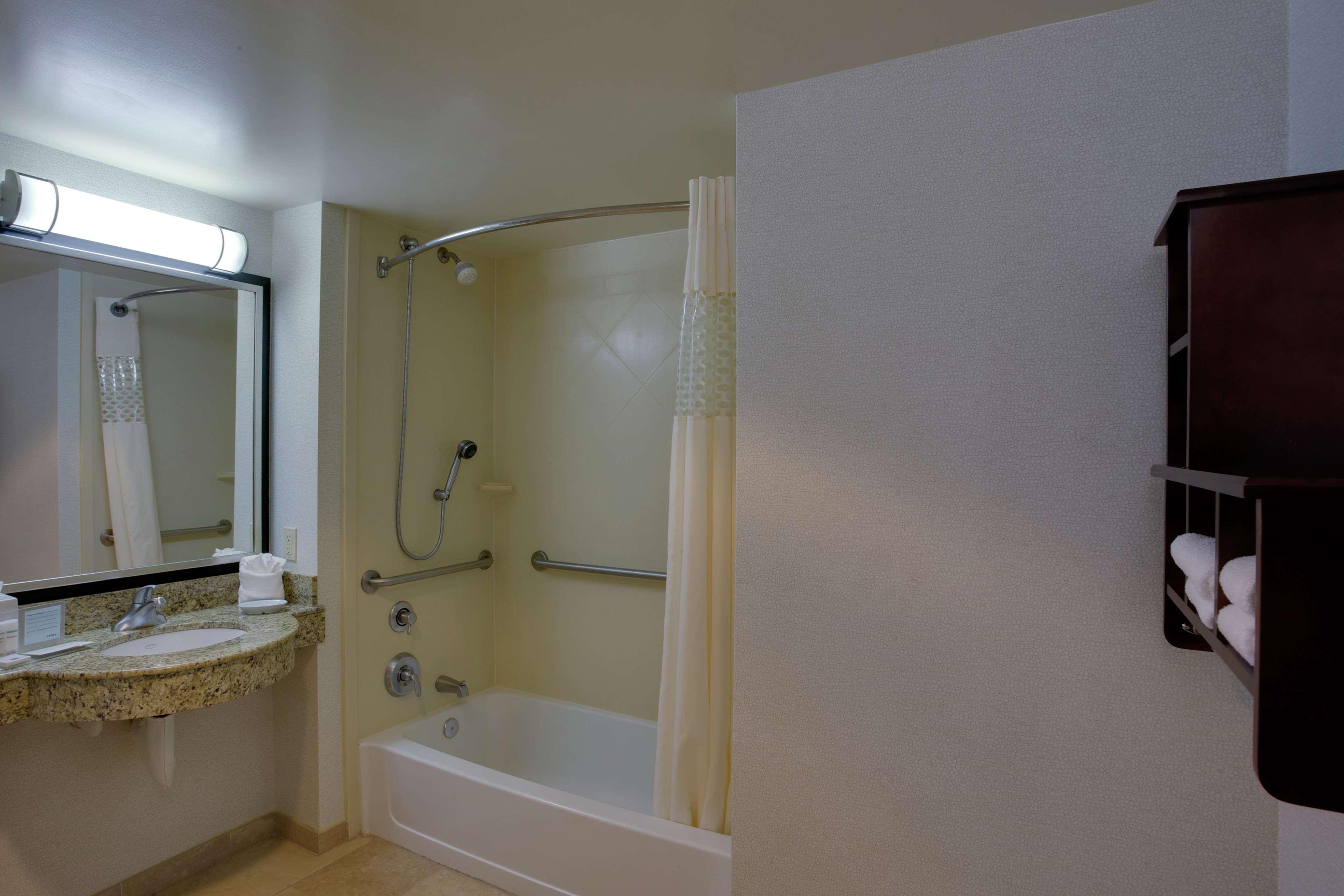 Hampton Inn By Hilton Garden City Long Island מראה חיצוני תמונה