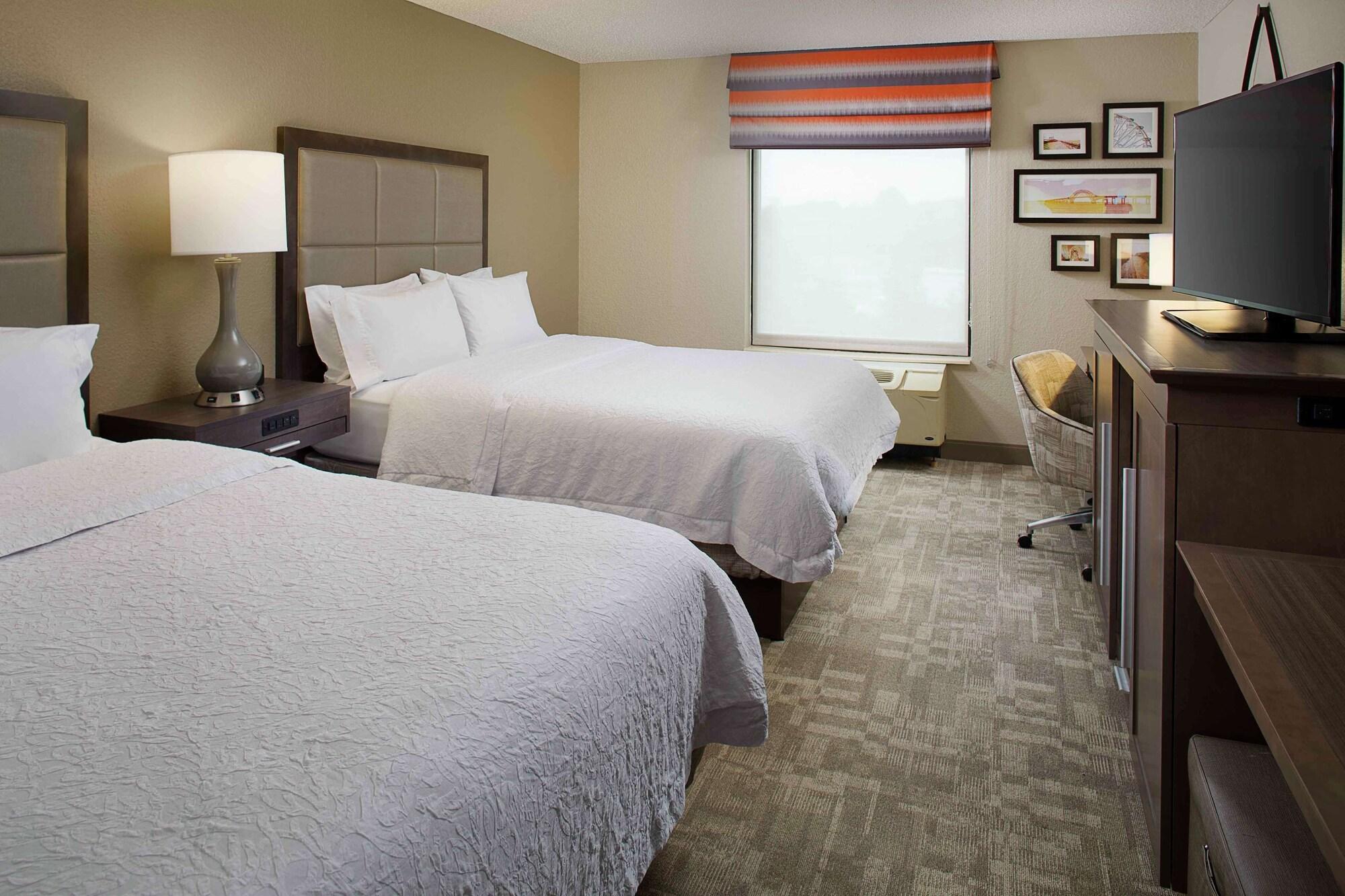 Hampton Inn By Hilton Garden City Long Island מראה חיצוני תמונה