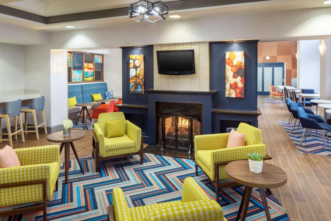 Hampton Inn By Hilton Garden City Long Island מראה חיצוני תמונה