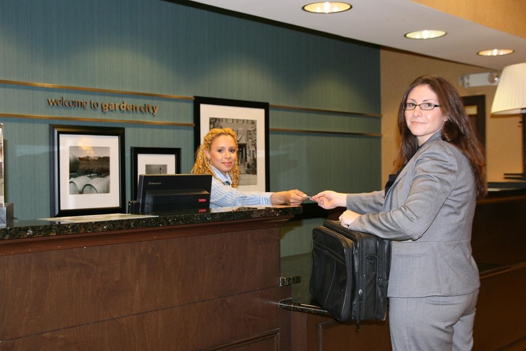 Hampton Inn By Hilton Garden City Long Island מראה פנימי תמונה