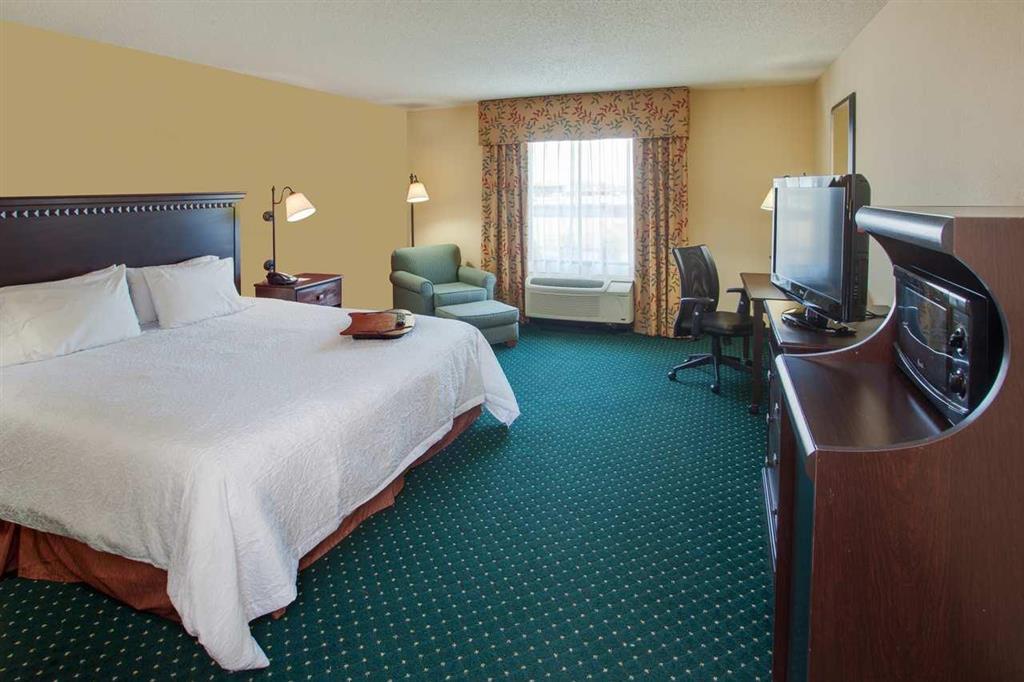 Hampton Inn By Hilton Garden City Long Island חדר תמונה