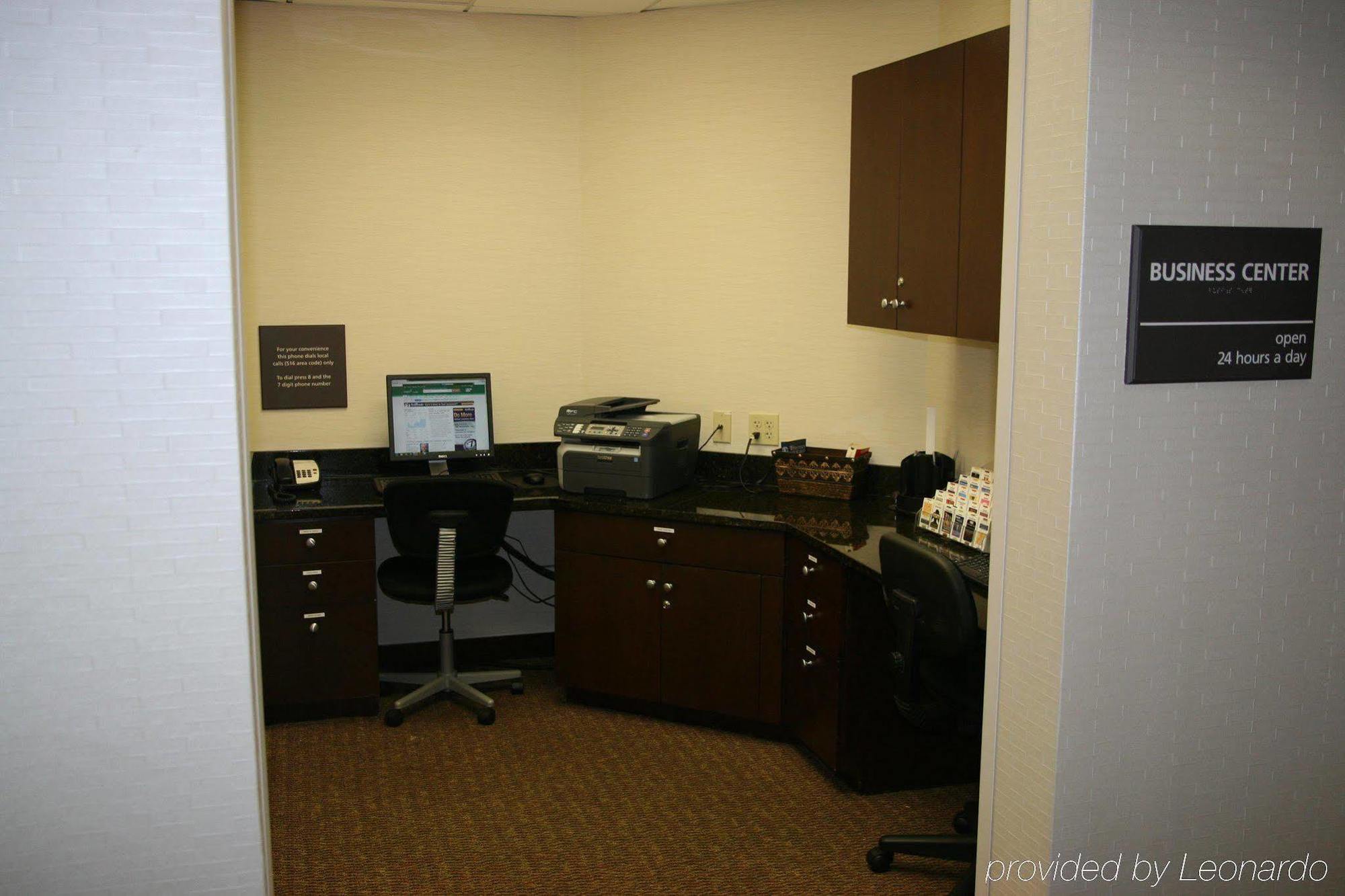 Hampton Inn By Hilton Garden City Long Island מראה חיצוני תמונה