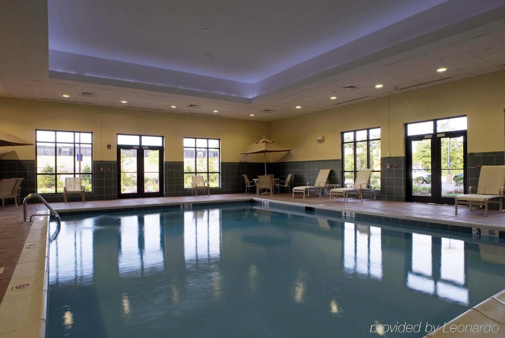 Hampton Inn By Hilton Garden City Long Island מתקנים תמונה