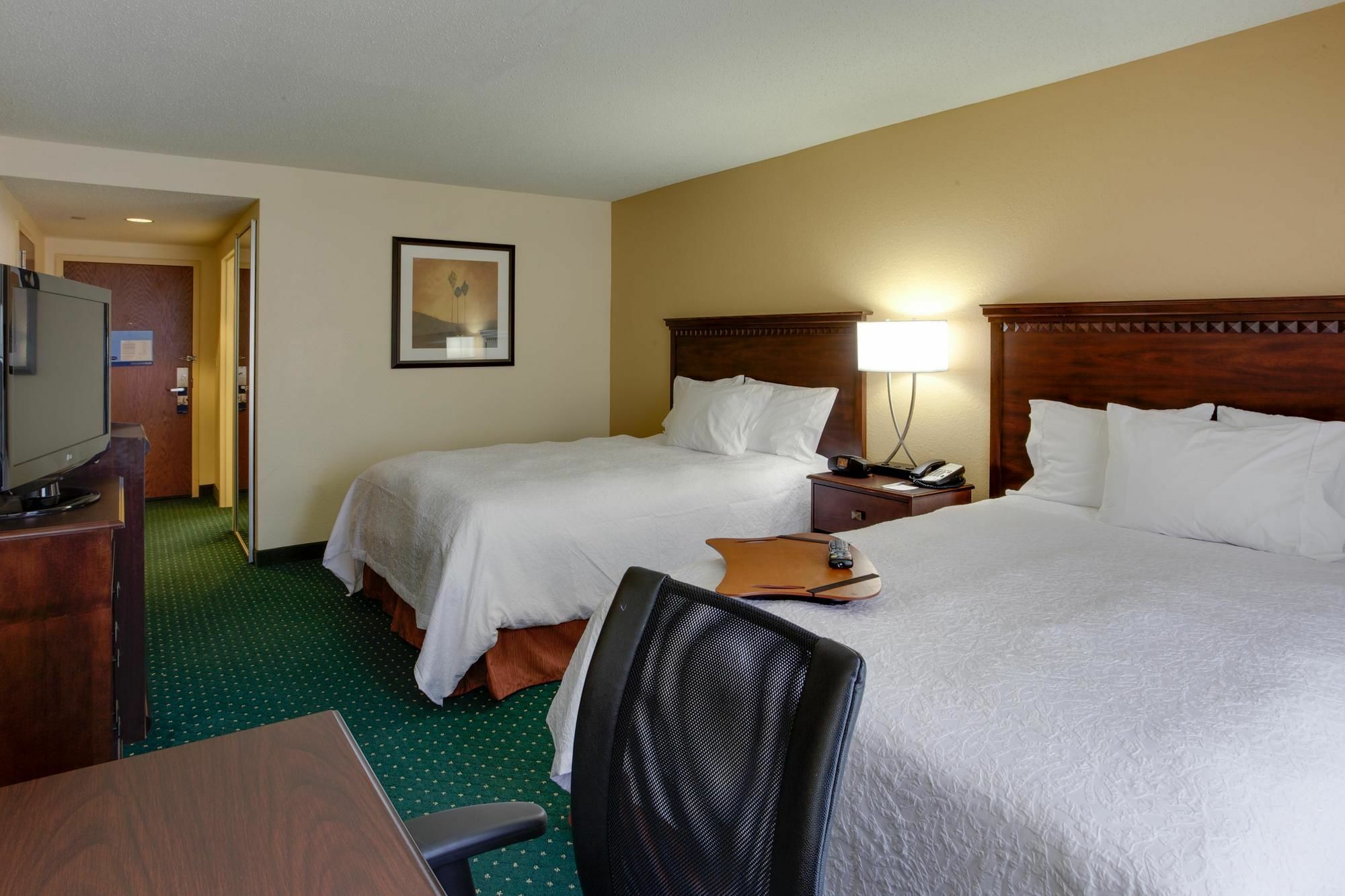 Hampton Inn By Hilton Garden City Long Island מראה חיצוני תמונה