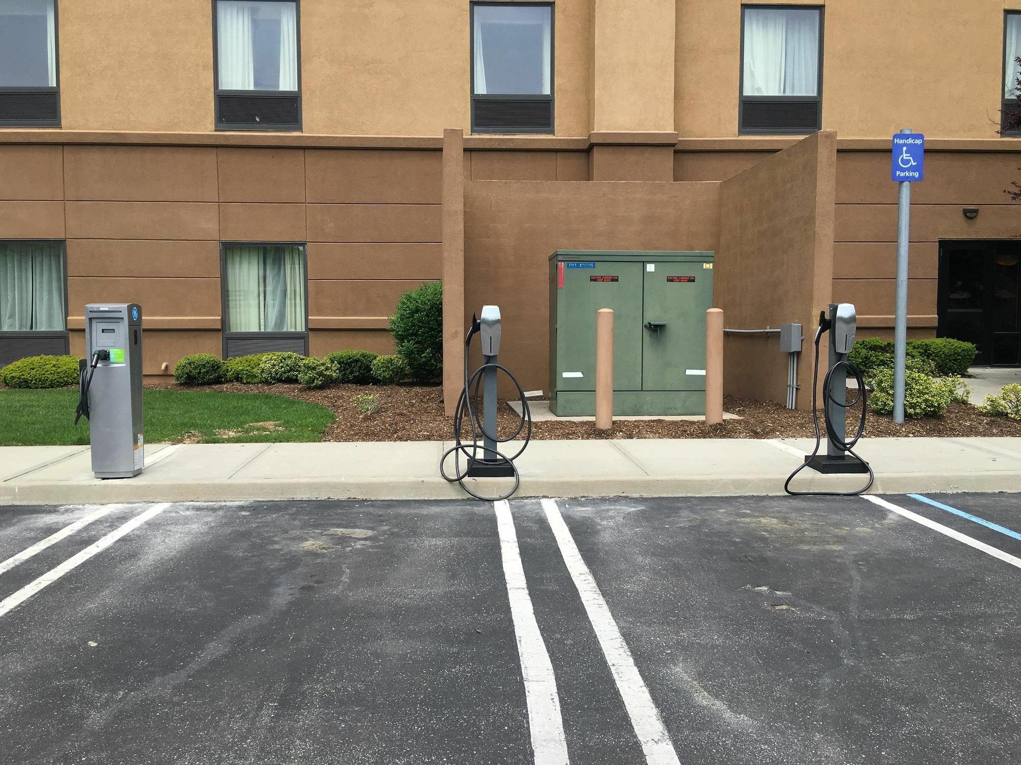 Hampton Inn By Hilton Garden City Long Island מראה חיצוני תמונה